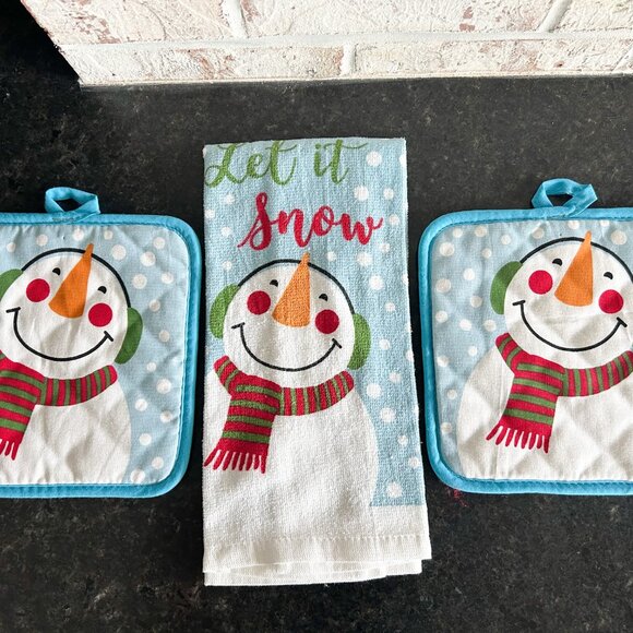 Snowman Kitchen Towel and 2 Hot Pad Holders, Snowman Decor Kitchen Towel Hot Pad - Picture 4 of 7